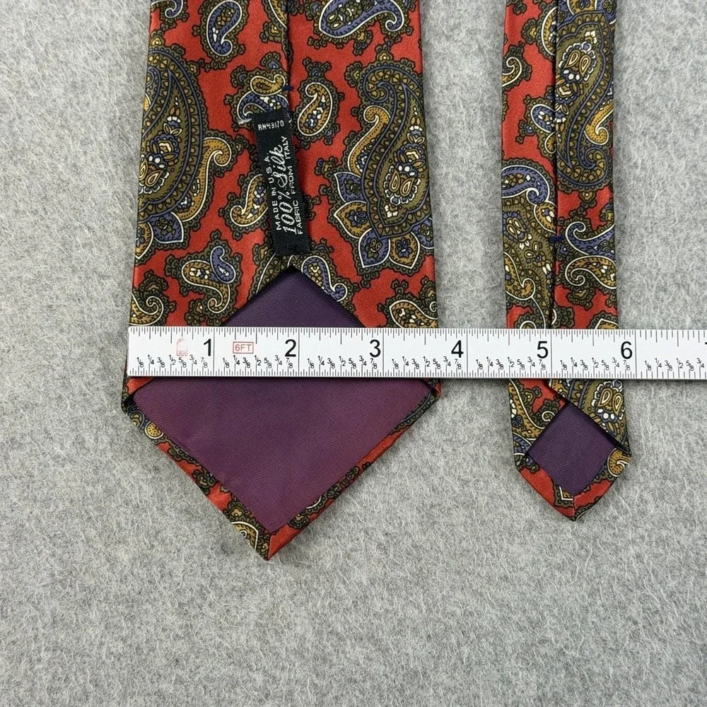 Vintage Geoffrey Beene Red Paisley 100% Silk Necktie Made in Italy 56x3.6